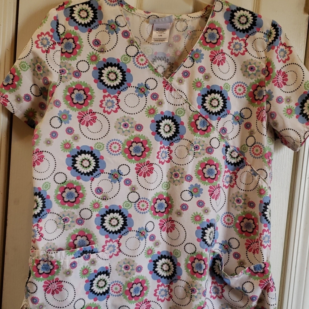 Floral scrub top